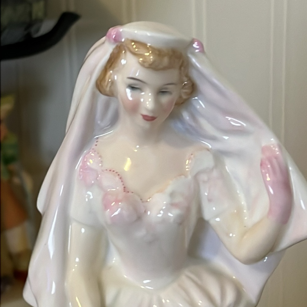 1955 Royal Doultan the bride porcelain figurine